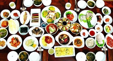 Boîte à baguettes traditionnelle coréenne avec 2 cuillères coréennes et lot  de baguettes !